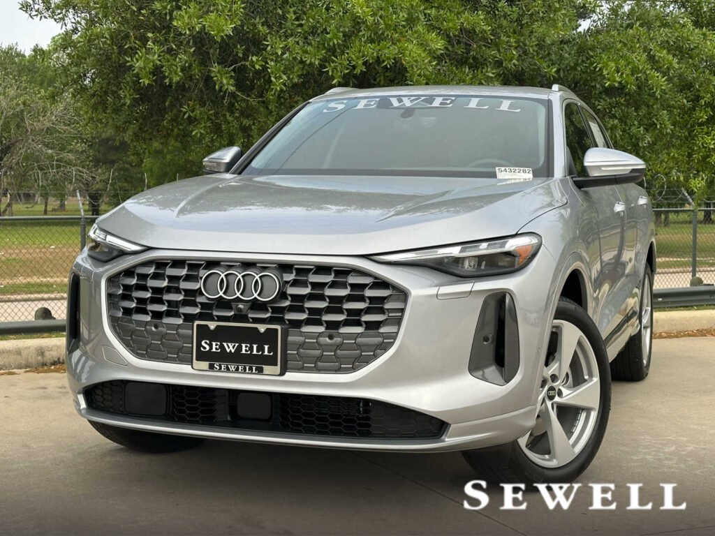 2019 Audi Q5 Premium Plus — view 3