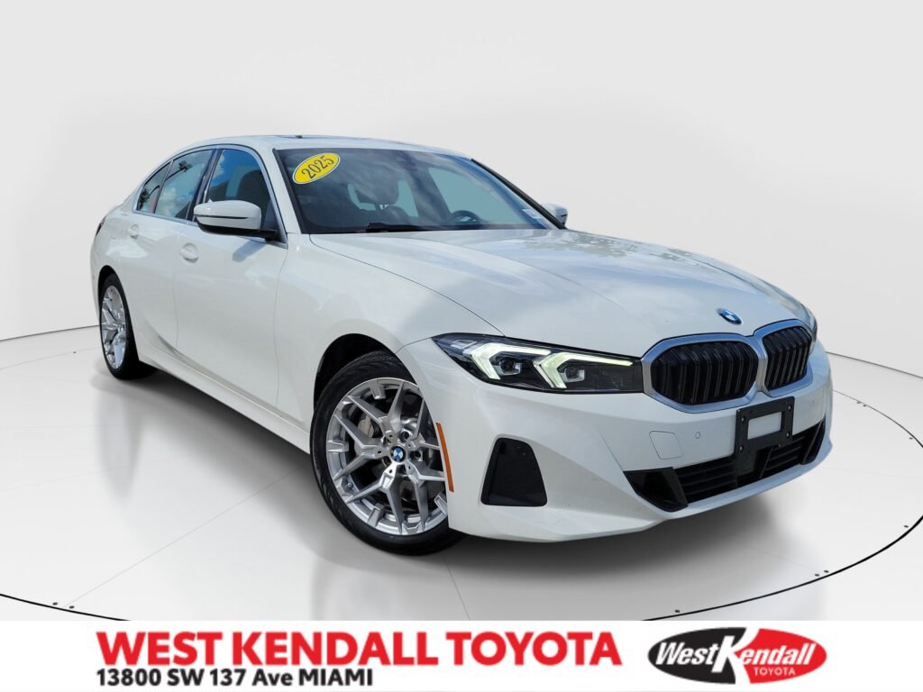2020 BMW 330i xDrive — view 2
