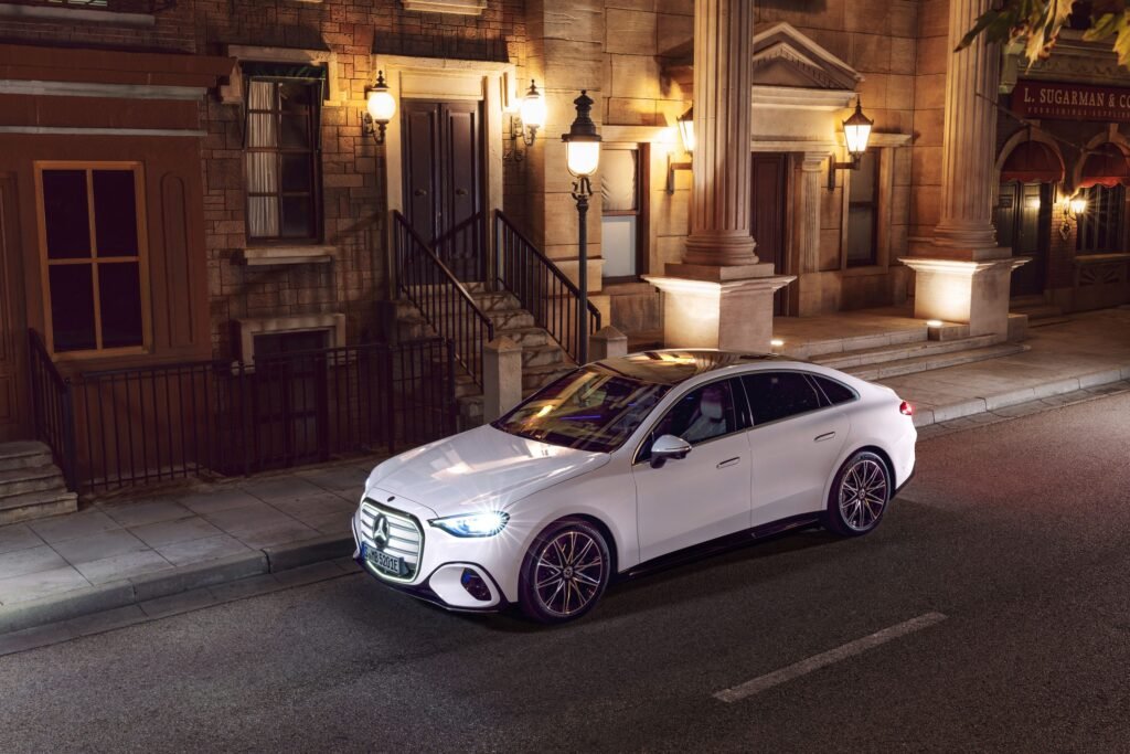 2021 Mercedes-Benz C 300 — view 2