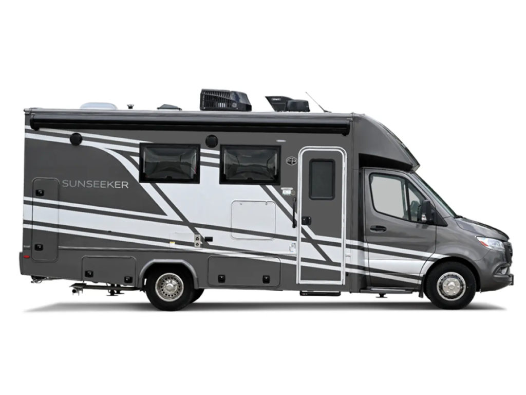 2021 Coachmen Leprechaun 319MB — view 3
