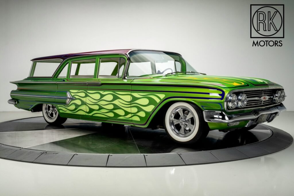 1965 Pontiac GTO Tri-Power — view 1